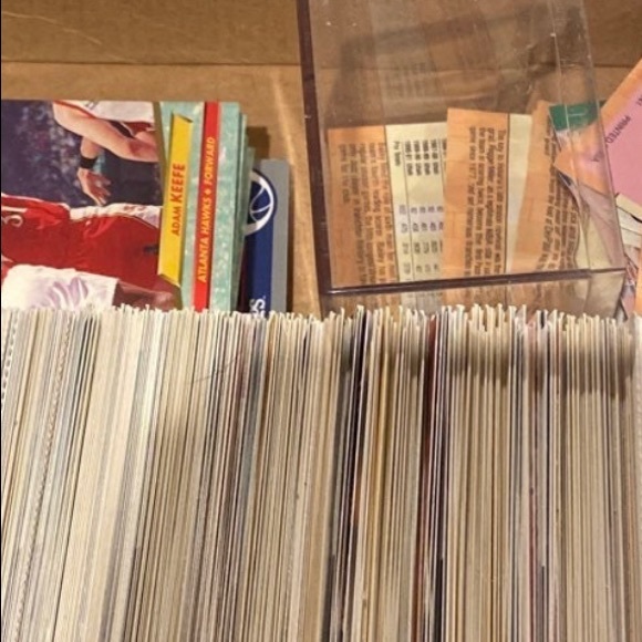 lbs of sports cards! Clearance! stars/rookies! 1975-2025 cased cards! All sports - Picture 2 of 3